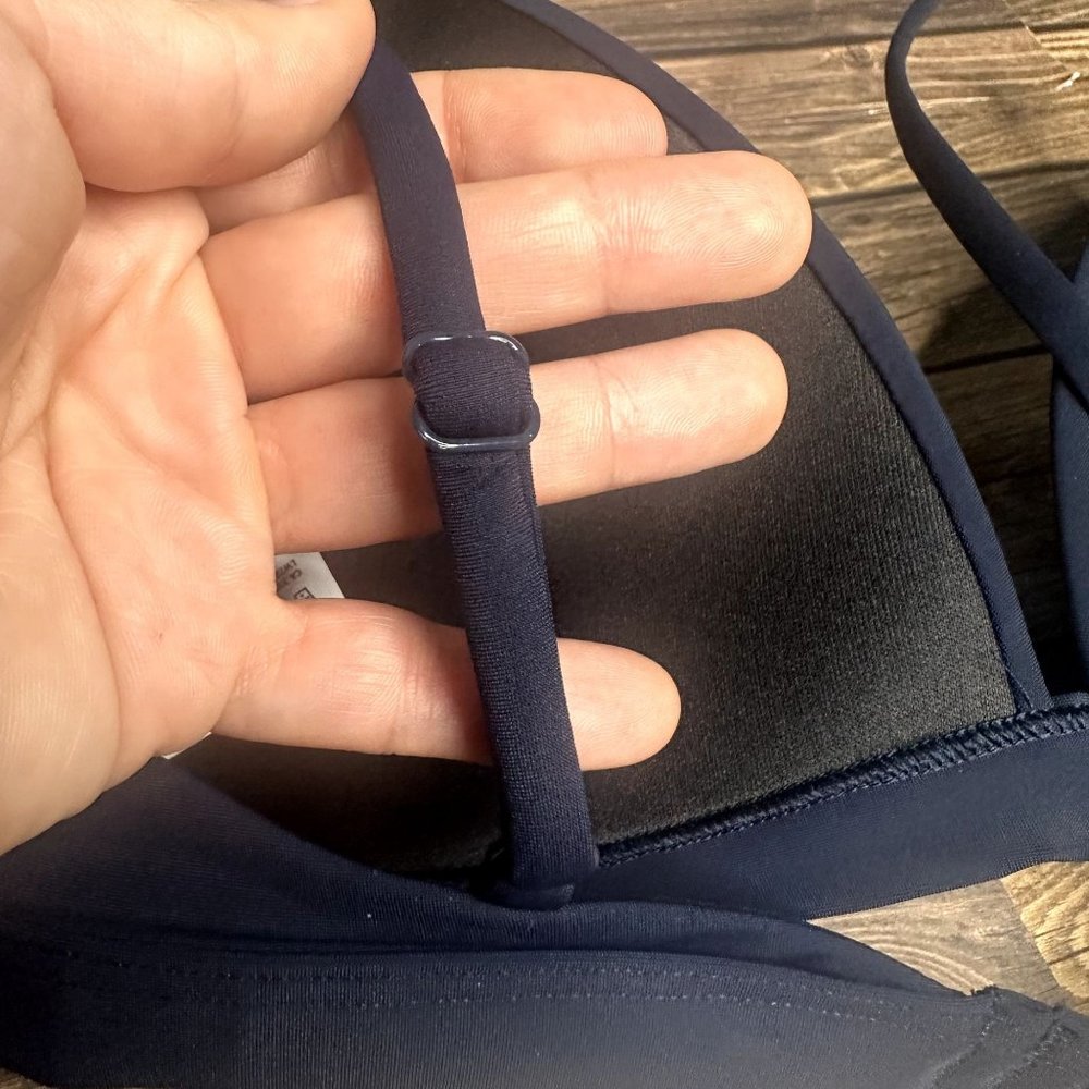 Lululemon Waterside Swim Top C Cup NWT Size 8 Medium (True Navy) - Picture 7 of 9